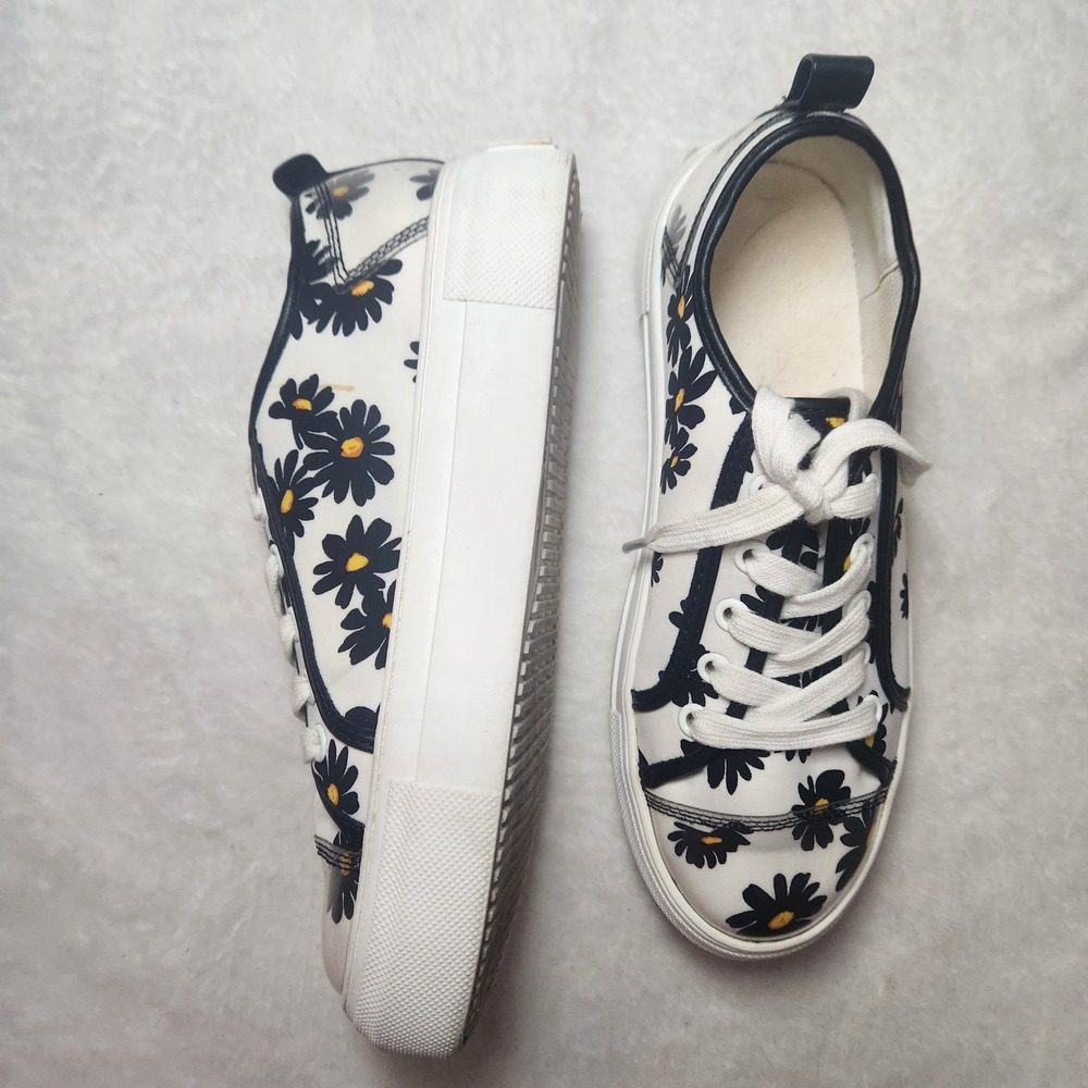 Coconuts by Matisse Bravo 5.5M Daisy Floral Platform Sneakers Cottage Boho Retro